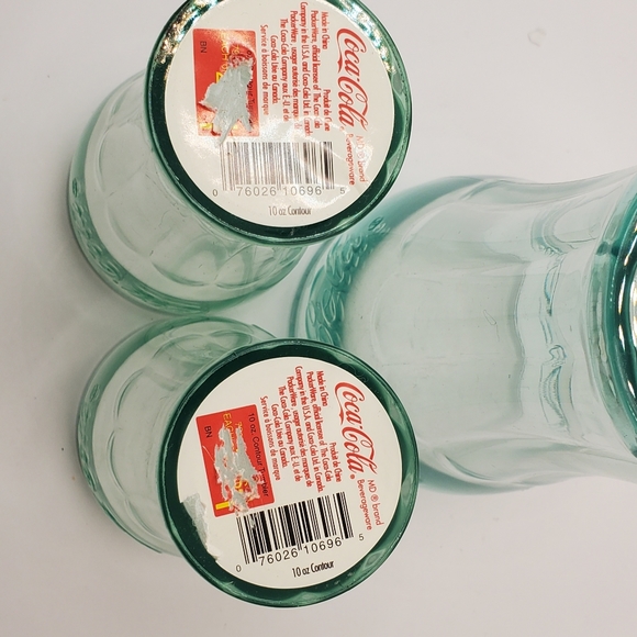 VINTAGE - Coca Cola Plastic Cups Set Of 5 Collectables - Clear And Red As Is - Picture 10 of 10